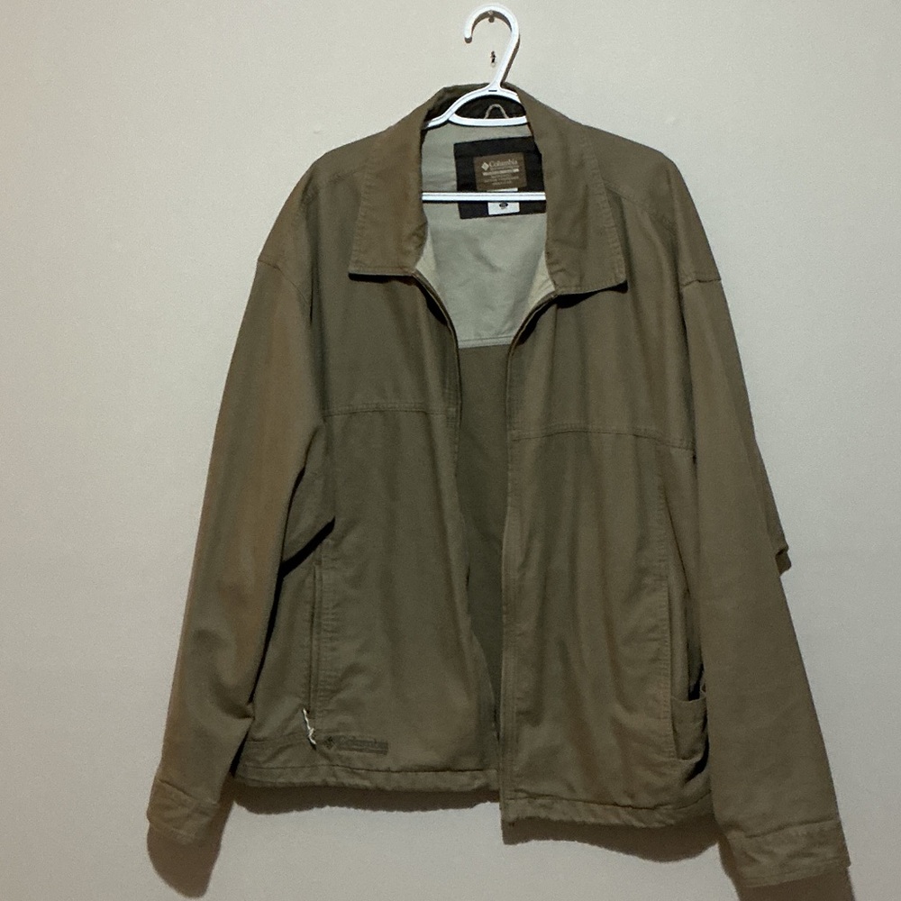 Columbia Men's Khaki Lightweight Jacket
